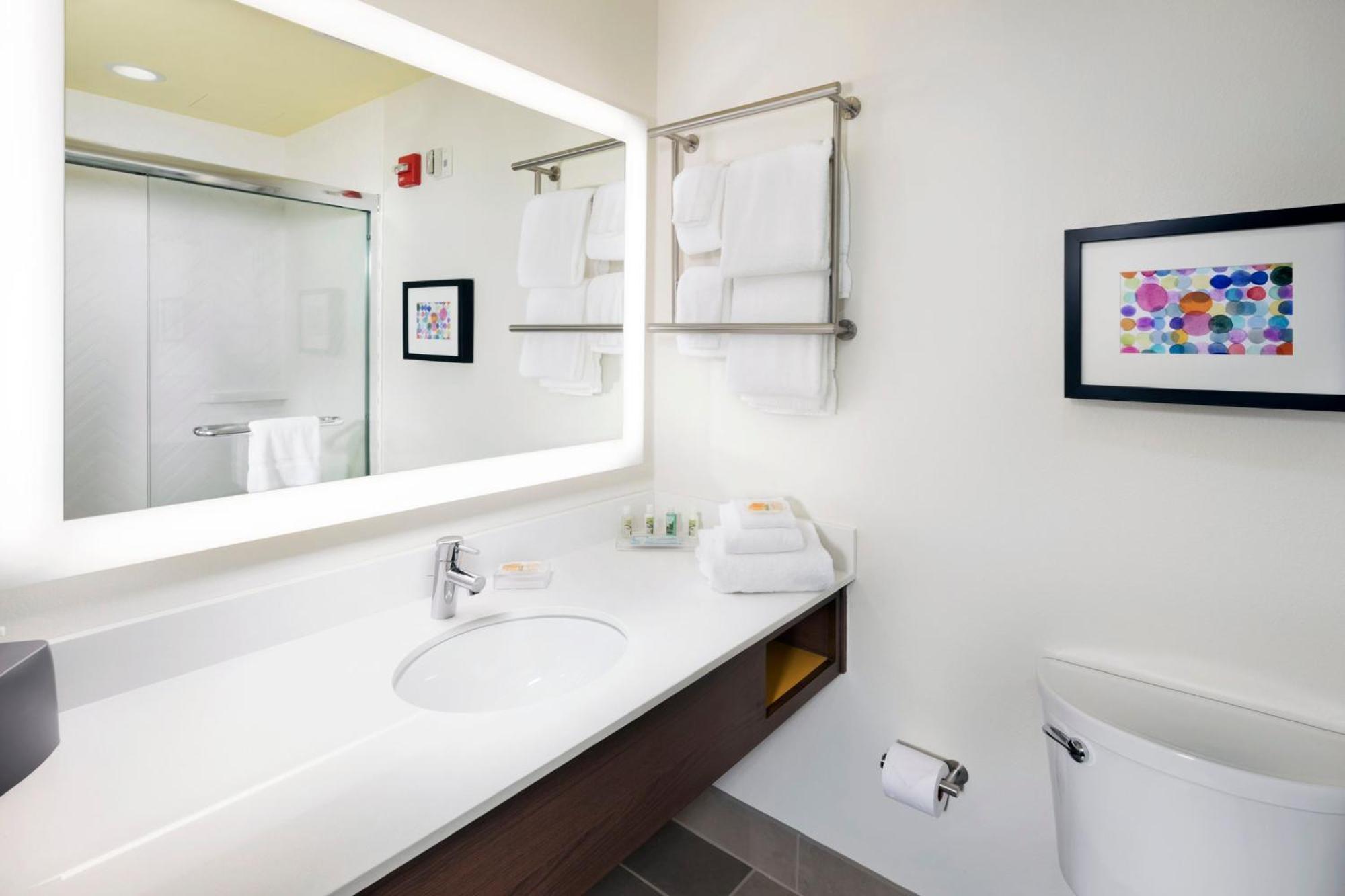Holiday Inn & Suites Arden - Asheville Airport By Ihg Екстериор снимка